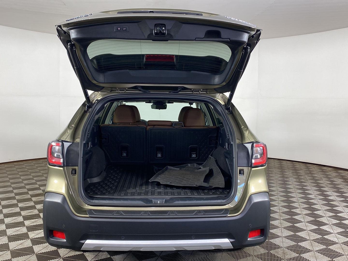 Used 2024 Autumn Green Metallic Subaru Touring image 7