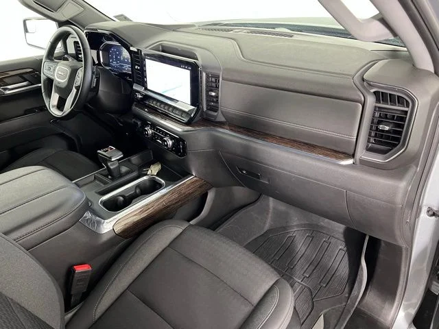 Used 2023 Sterling Metallic GMC Elevation image 43