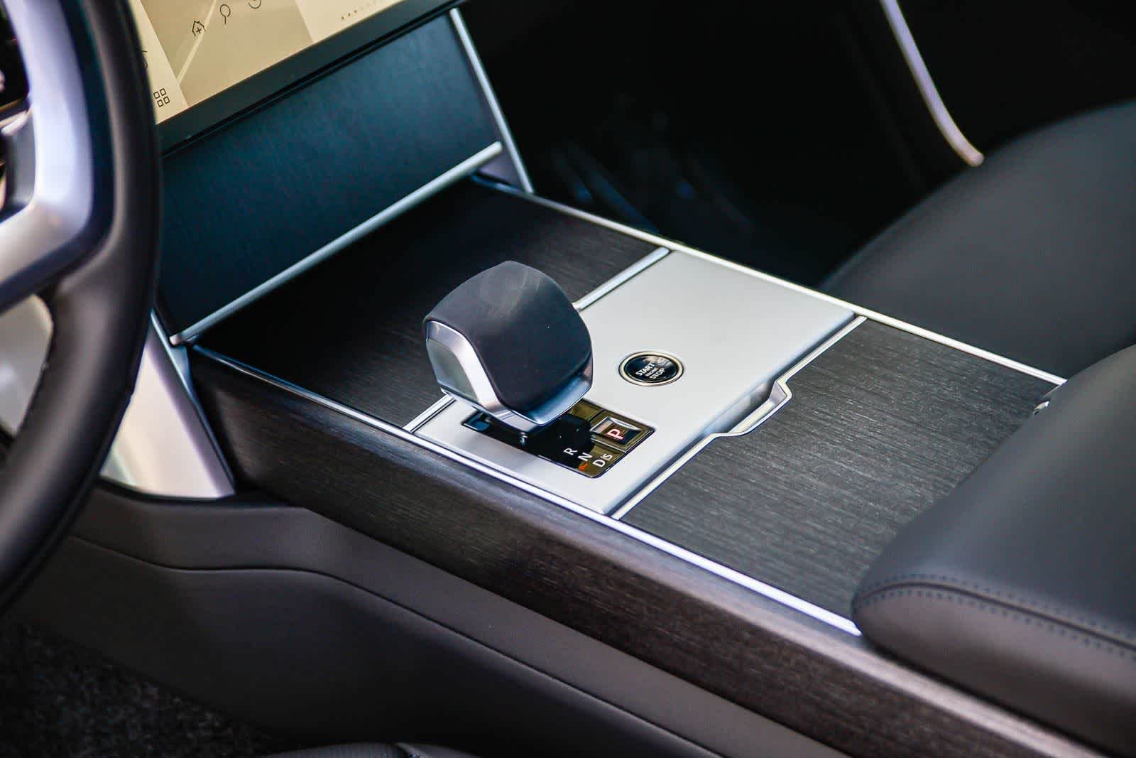 New 2026 Black Land Rover SE image 20