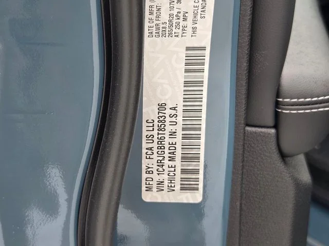New 2026 Steel Blue Exterior Paint Jeep Limited image 33