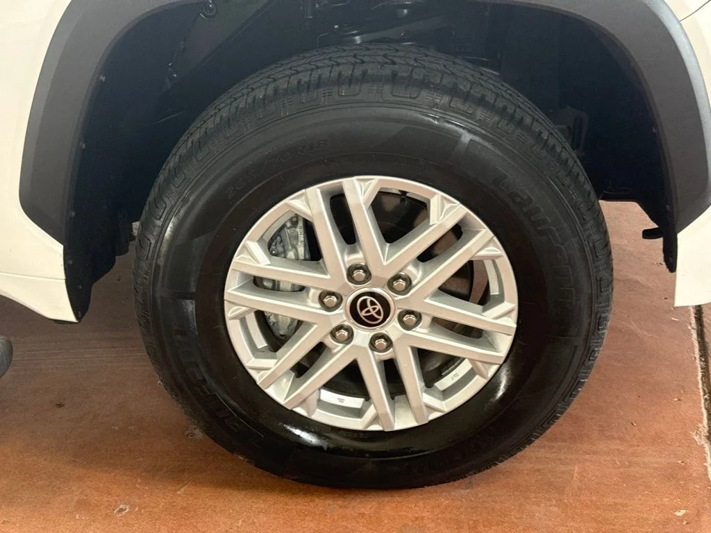 Used 2022 White Toyota SR5 image 10