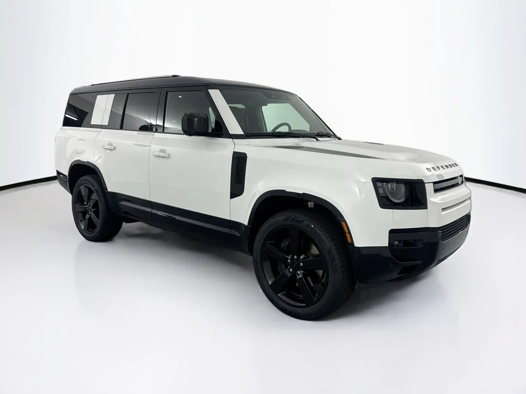 New 2026 Fuji White Land Rover X-Dynamic SE image 3