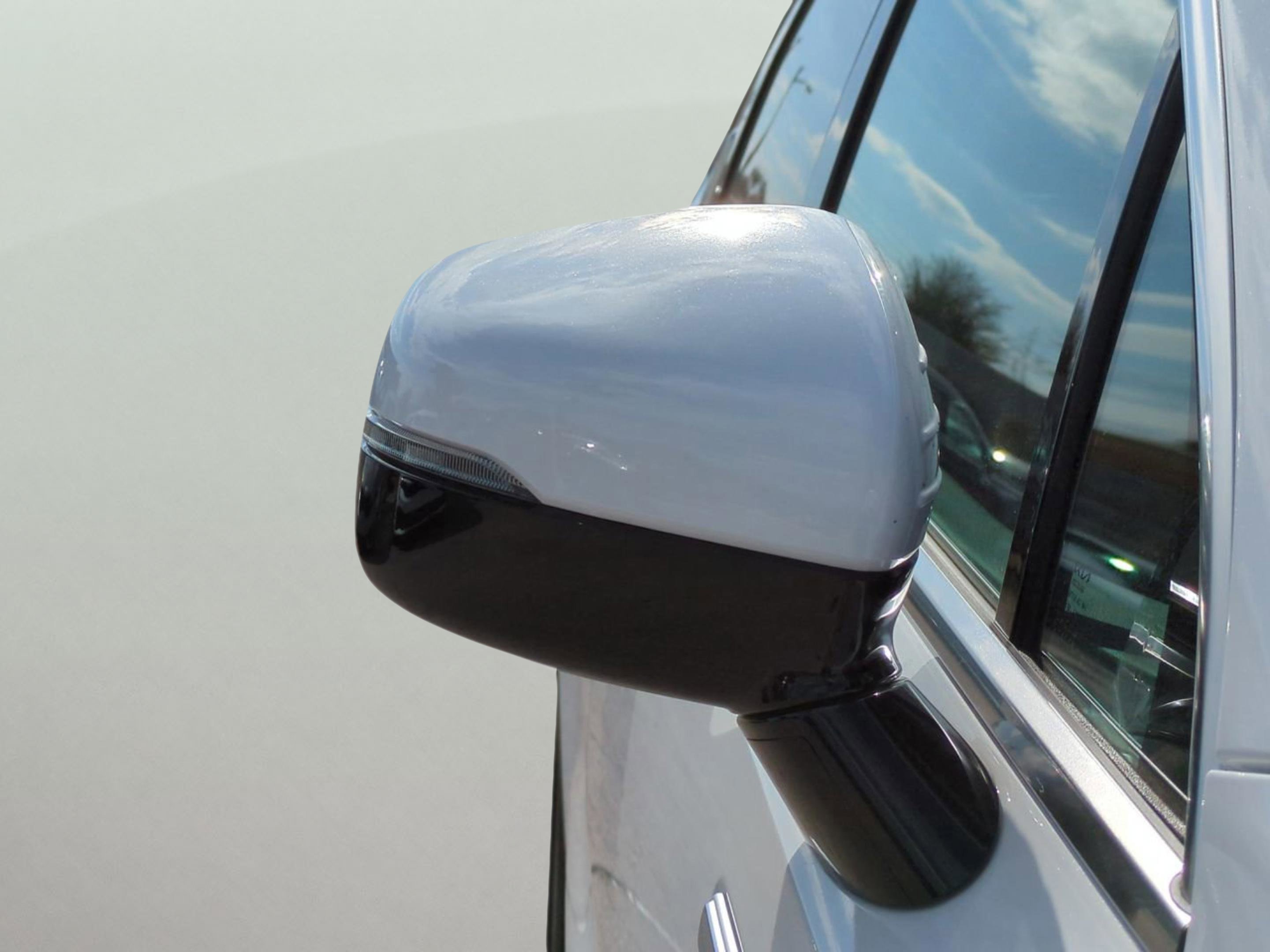 New 2026 Glacial White Pearl Kia LX image 13