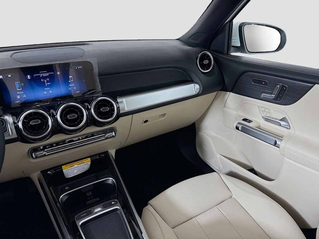 Used 2026 White Mercedes-Benz GLB 250 image 23
