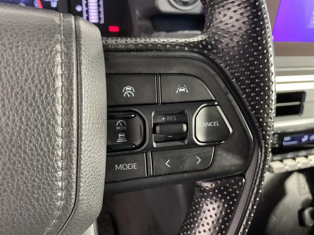 Used 2025 White Toyota SR5 image 16