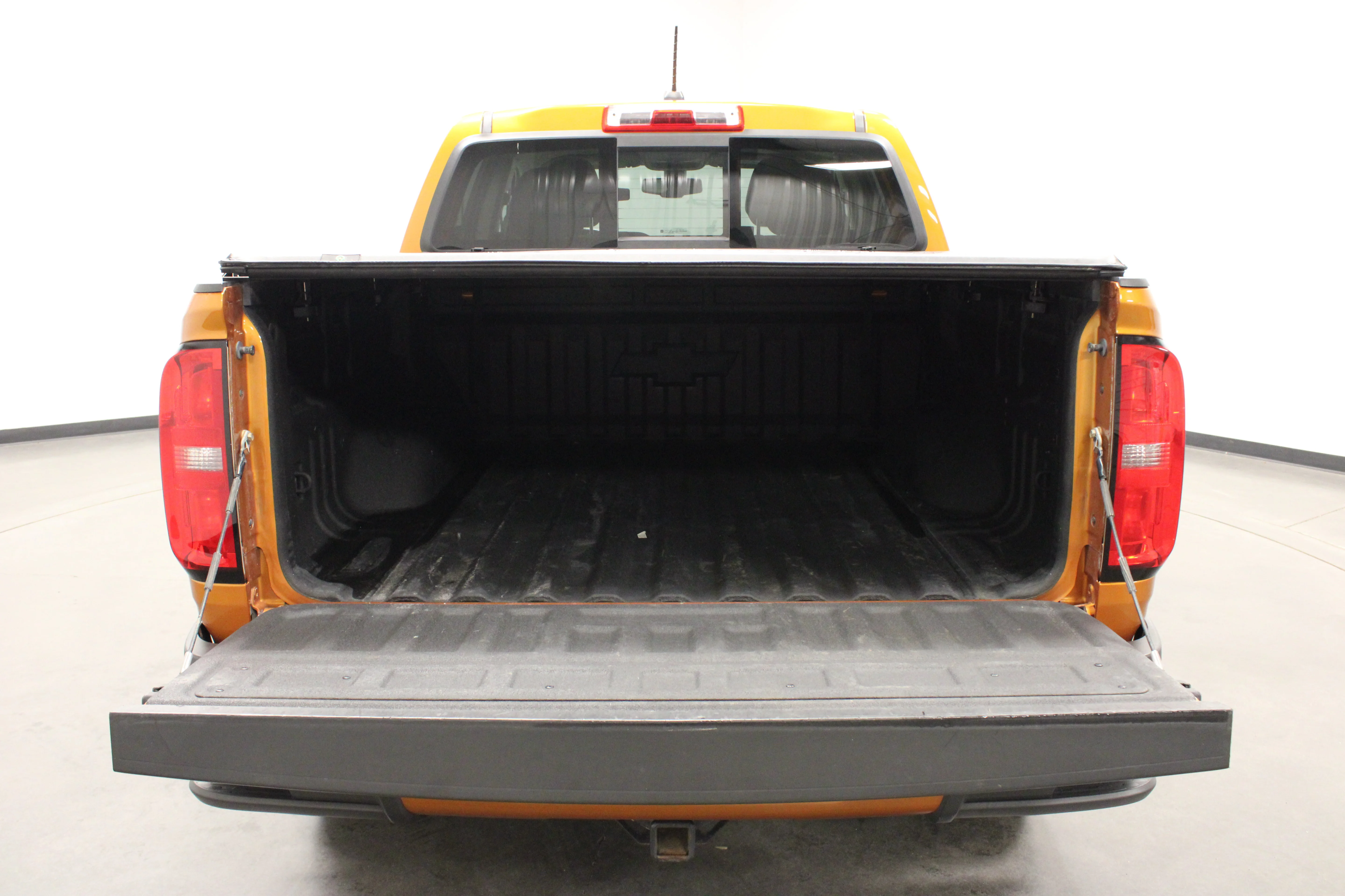 Used 2017 Burning Hot Metallic Chevrolet Z71 image 14