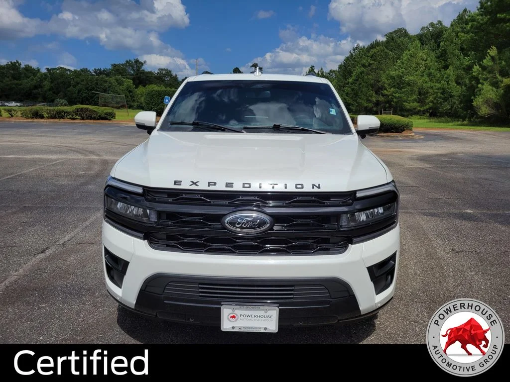 Used 2023 White Ford Limited image 10