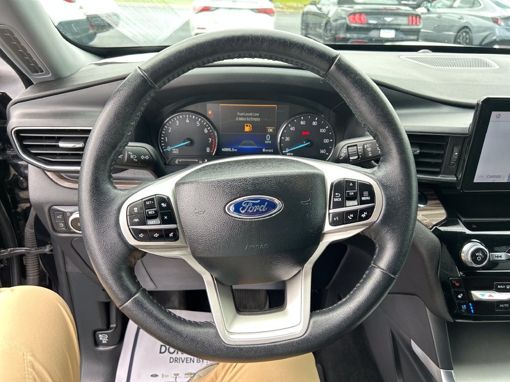 Used 2022 Black Ford Limited image 17