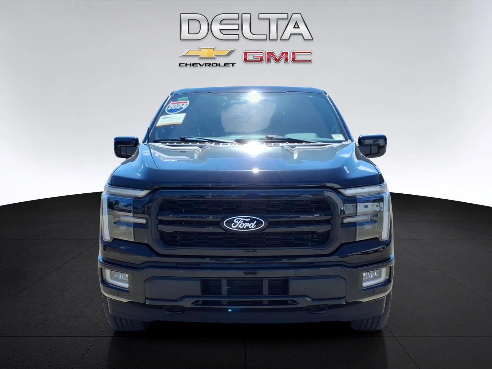 Used 2024  Ford LARIAT image 8