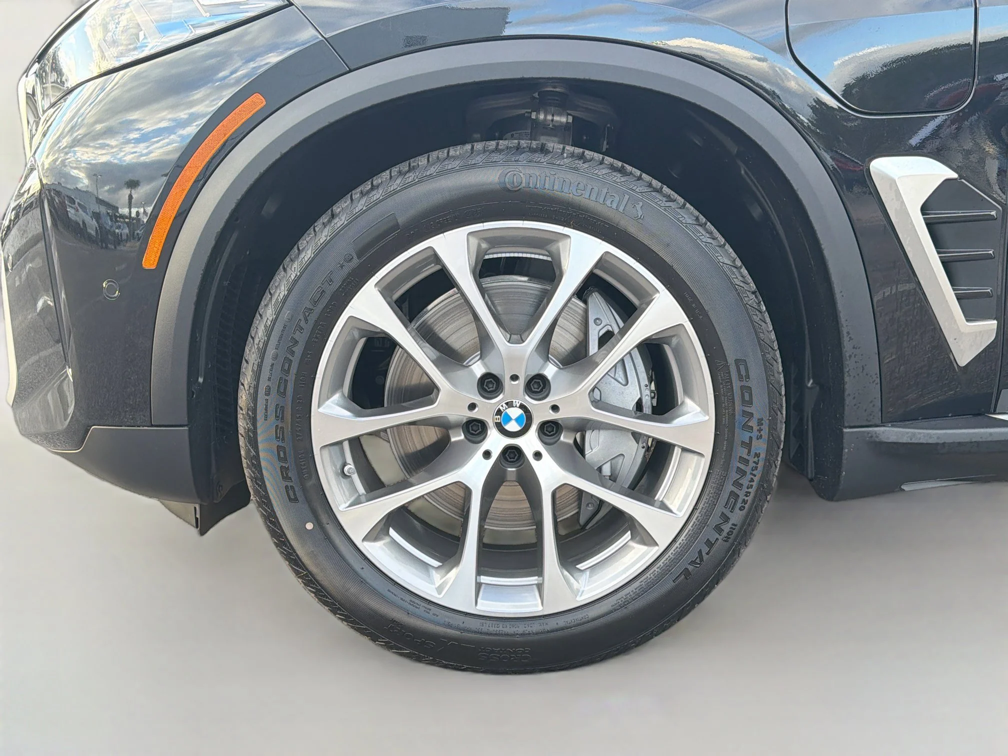 New 2026 Black Sapphire Metallic BMW xDrive50e image 42