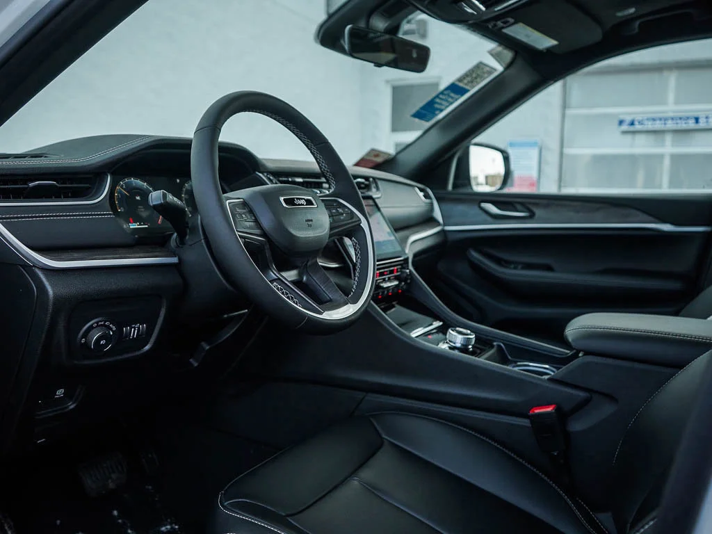 2025 Jeep Grand Cherokee Limited - Photo 17