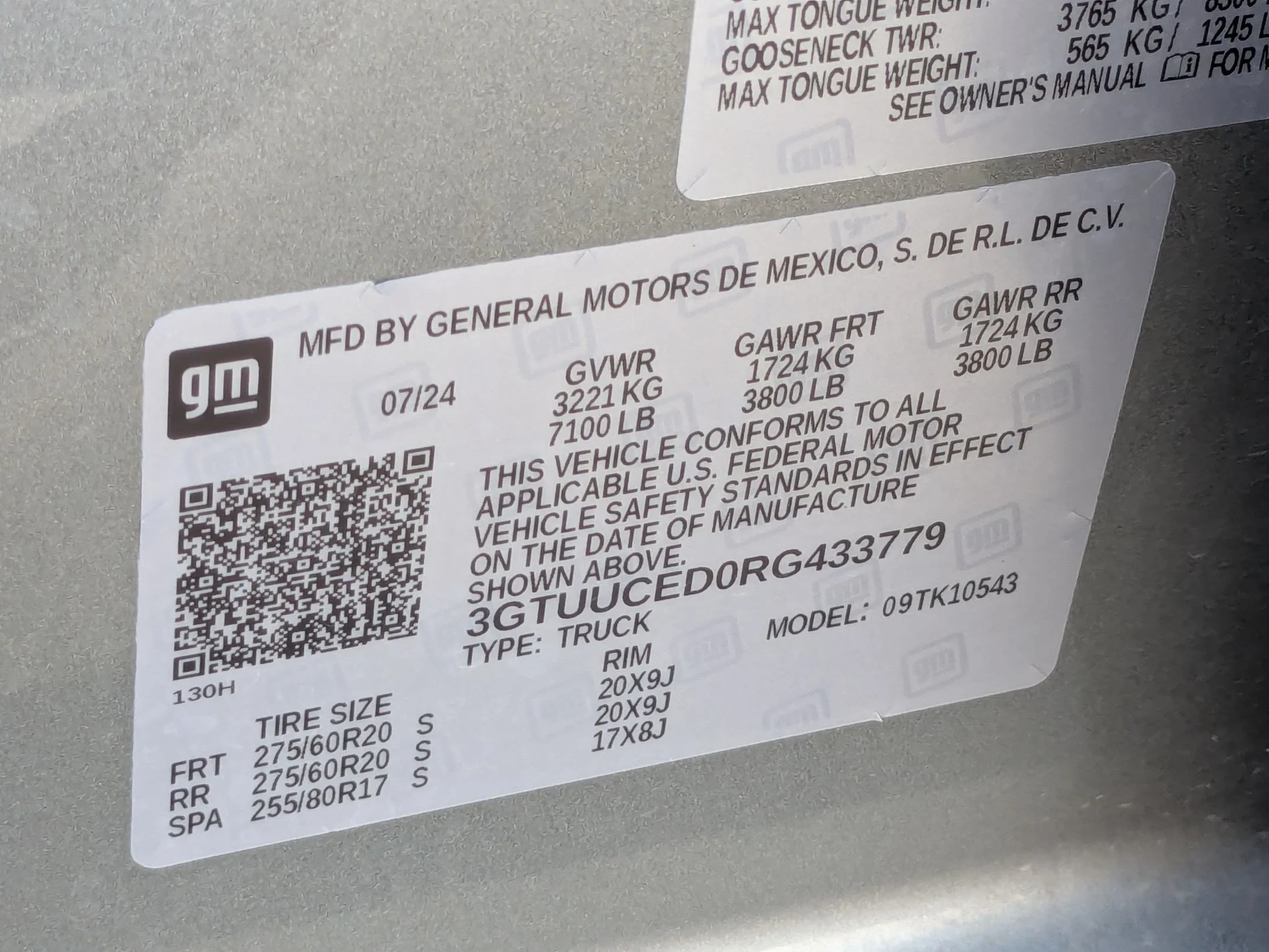 Used 2024 Sterling Metallic GMC Elevation image 35
