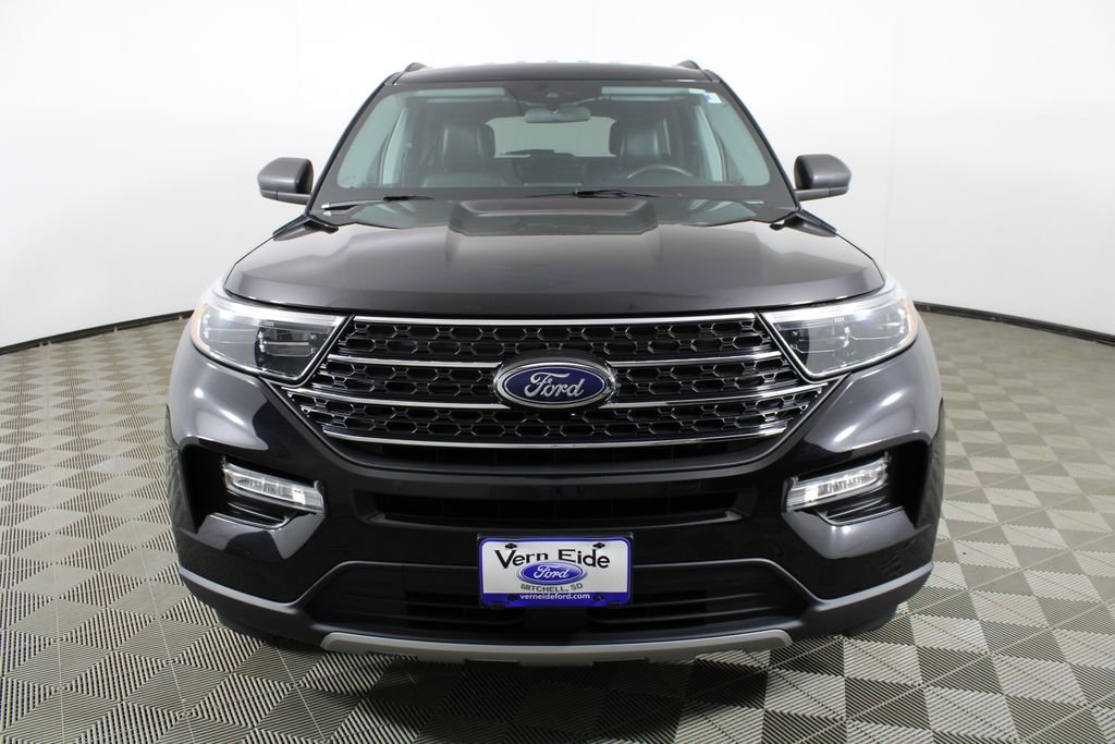 Used 2023 Black Ford XLT image 2