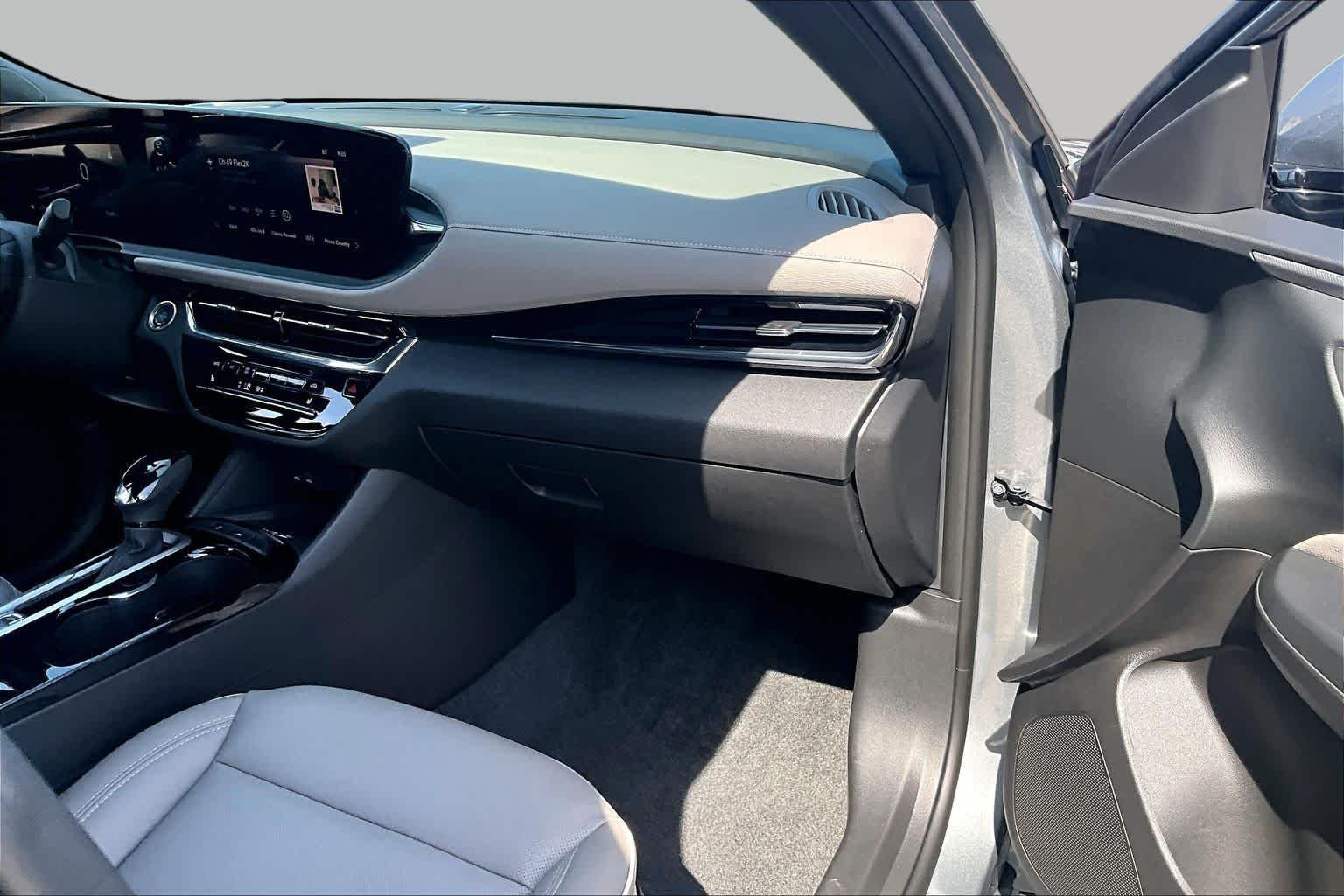 Used 2025 Moonstone Gray Metallic Buick Avenir image 19