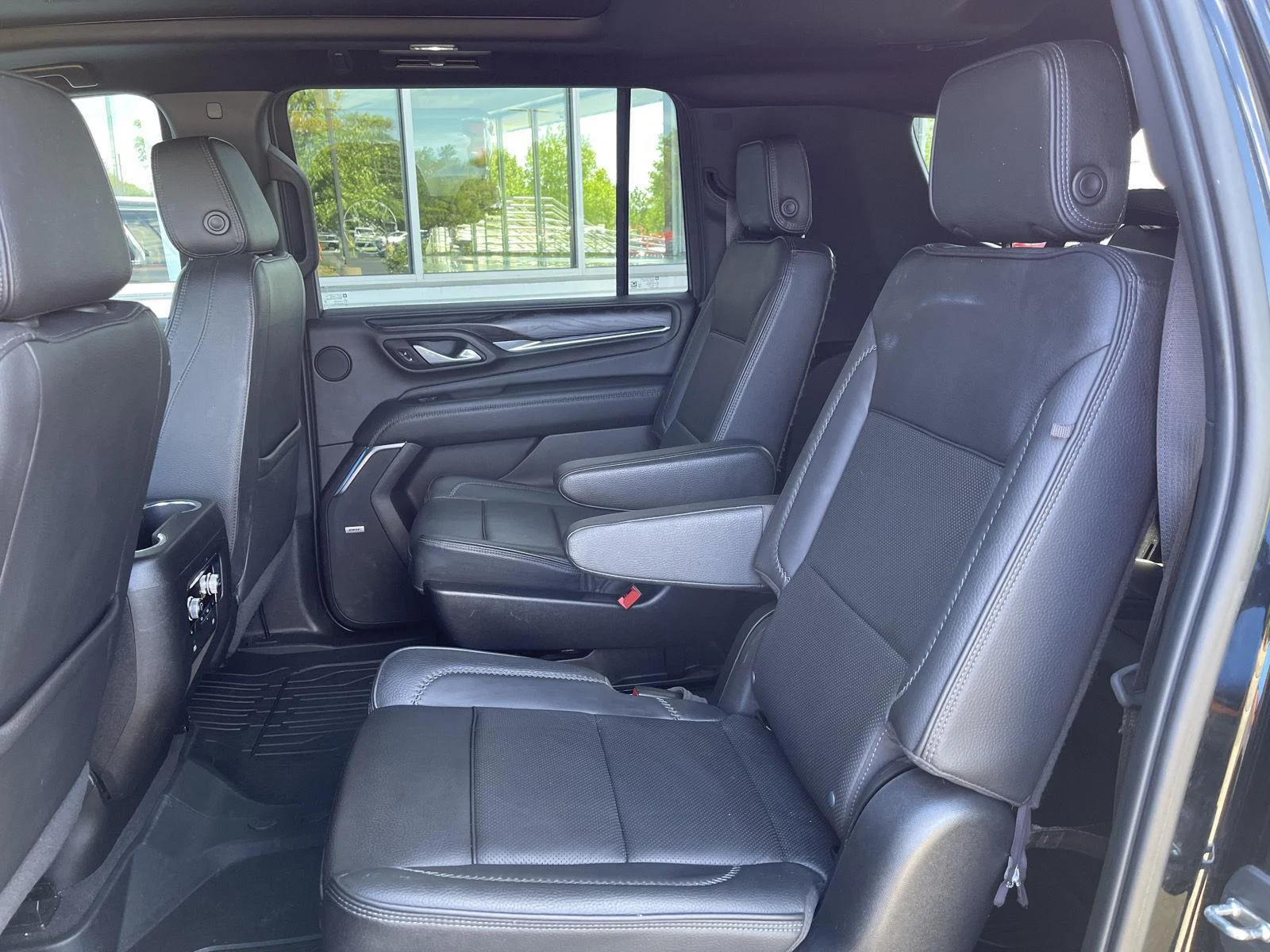 Used 2022 Onyx Black GMC Denali image 40