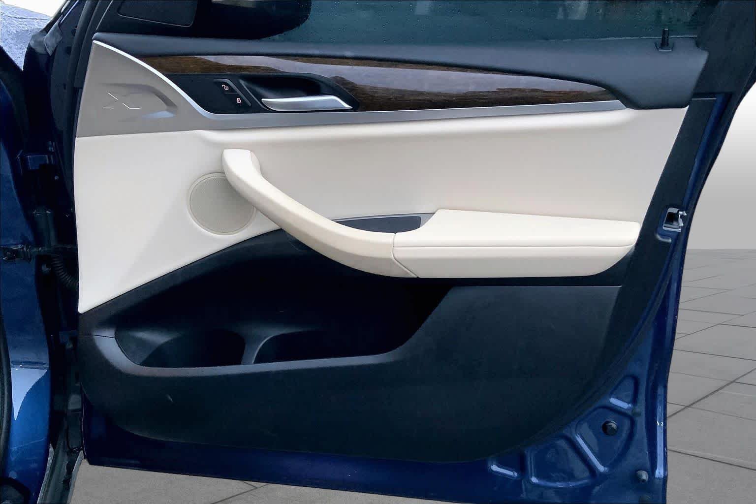 Used 2020 Phytonic Blue Metallic BMW sDrive30i image 22