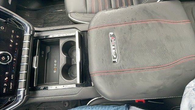 2026 GMC Yukon AT4 Ultimate - Photo 24