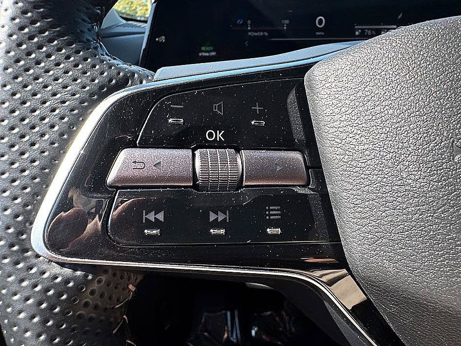 Used 2023 Gun Metallic Nissan VENTURE+ image 18
