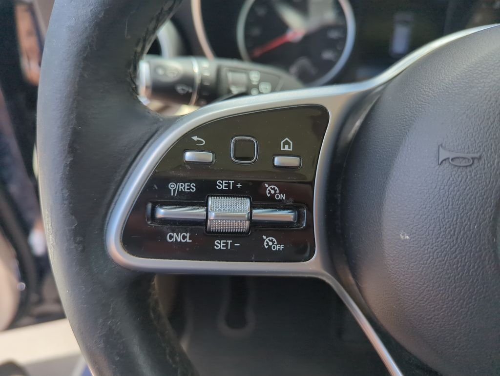 Used 2022  Mercedes-Benz GLC 300 image 22