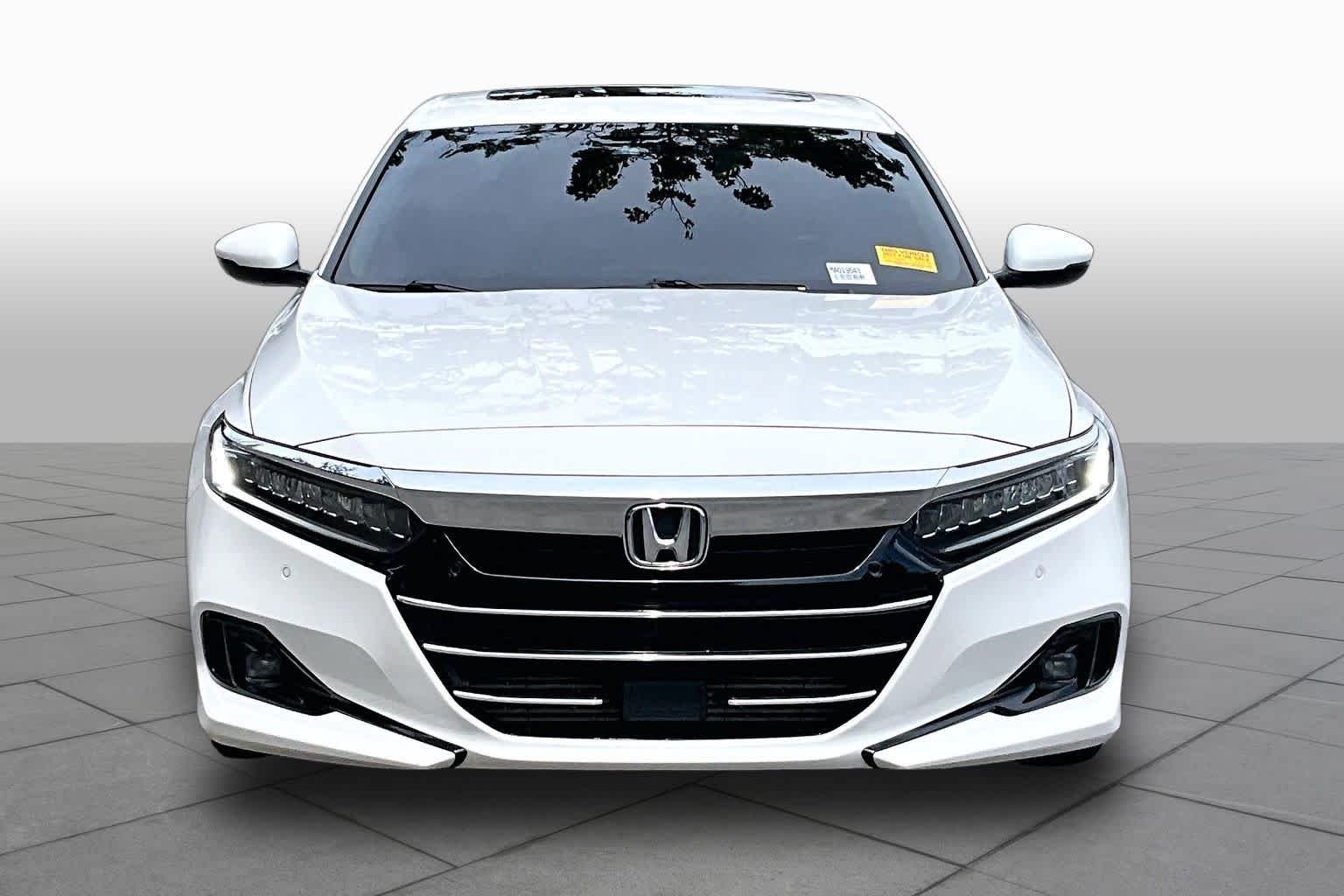 Used 2021 Platinum White Pearl Honda Touring image 4