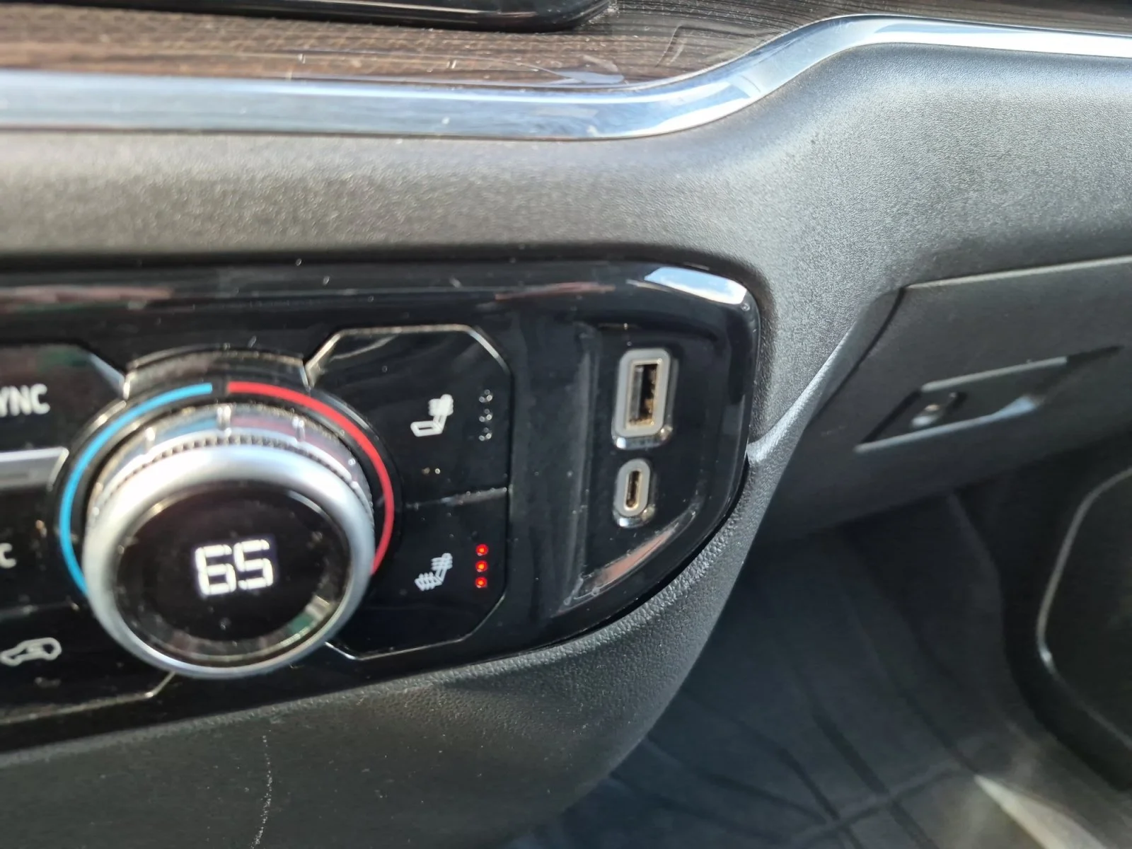 Used 2022 Summit White GMC Elevation image 20