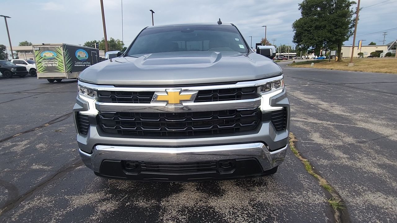 Used 2023 Gray Chevrolet LT image 3