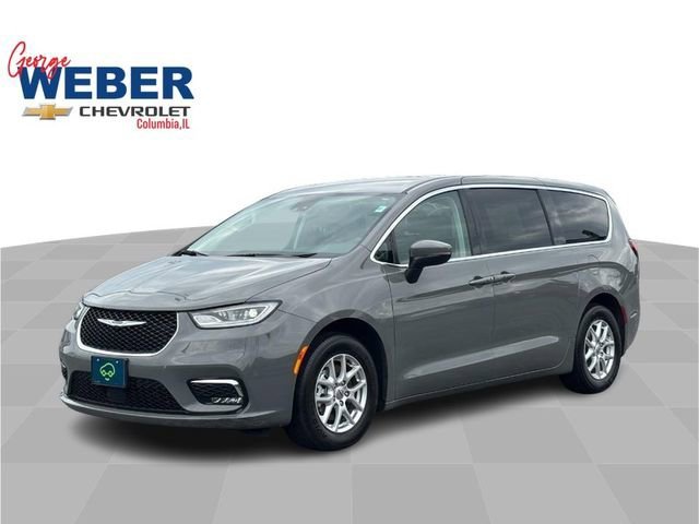 2023 Chrysler Pacifica Touring L's photo