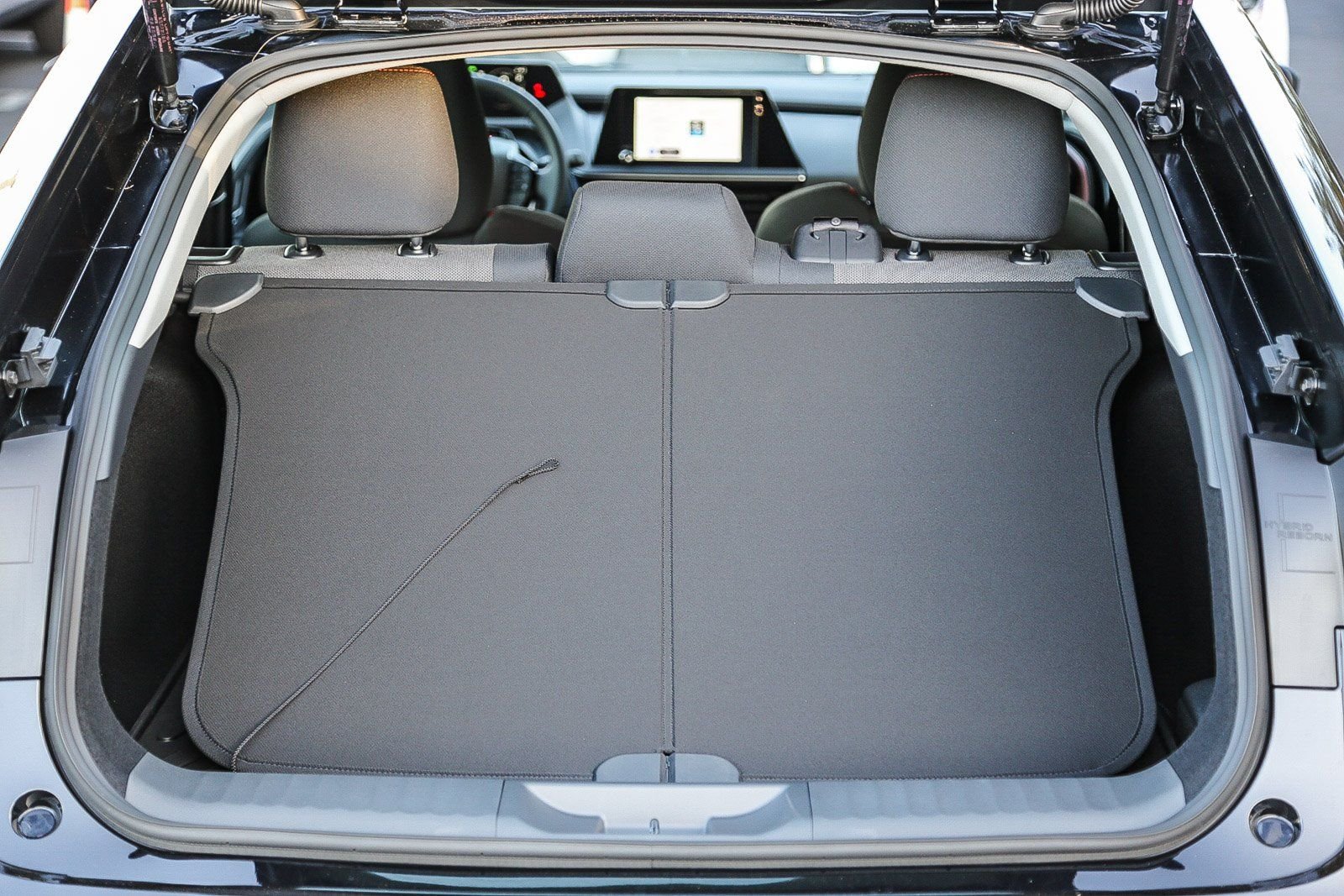 2026 Toyota Prius Plug-in Hybrid SE - Photo 25