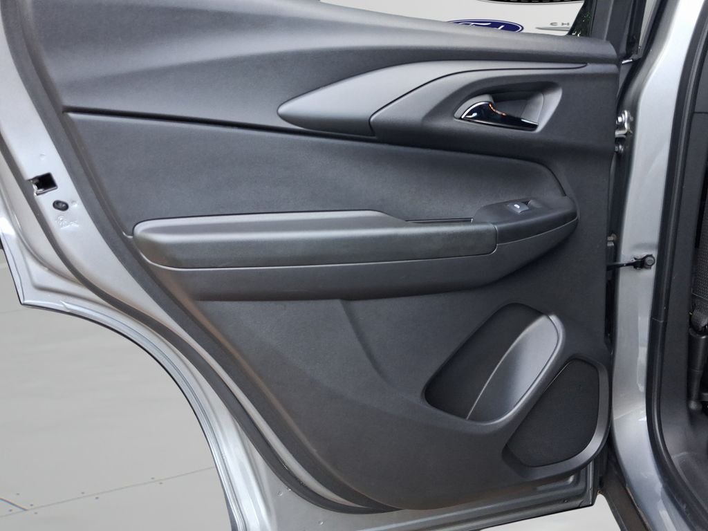Used 2024 Gray Chevrolet ACTIV image 24