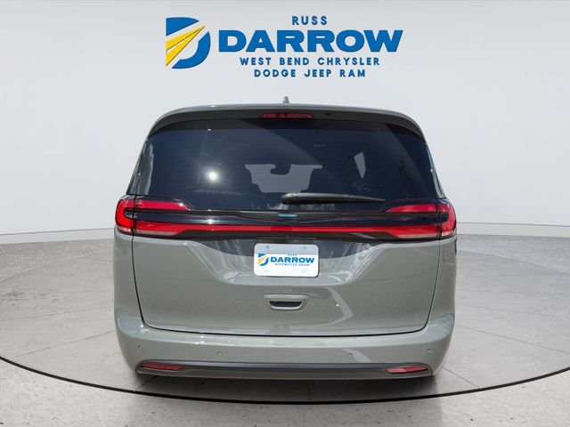 Used 2021 White Chrysler Touring L image 4