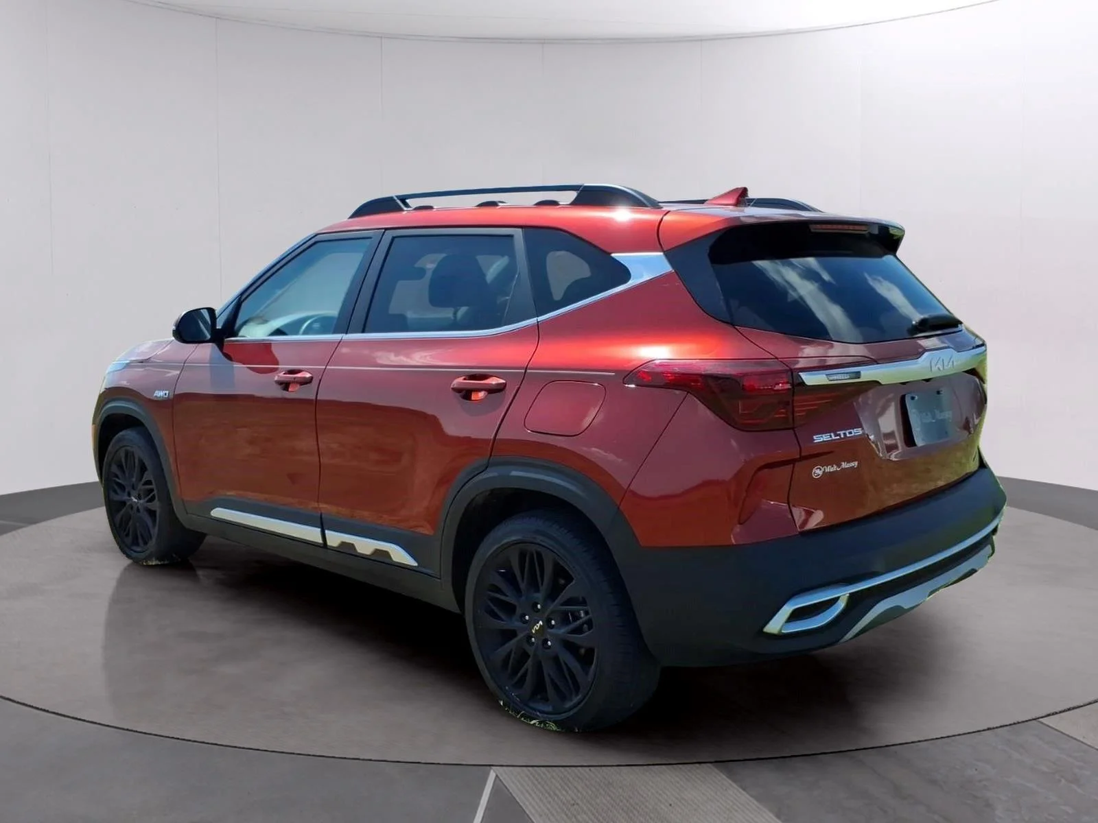 Used 2023 Mars Orange Kia Nightfall image 3