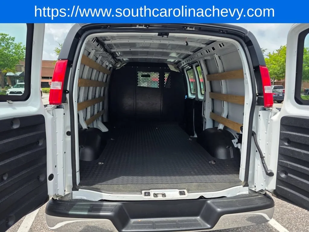 Used 2025 Summit White Chevrolet WT image 36