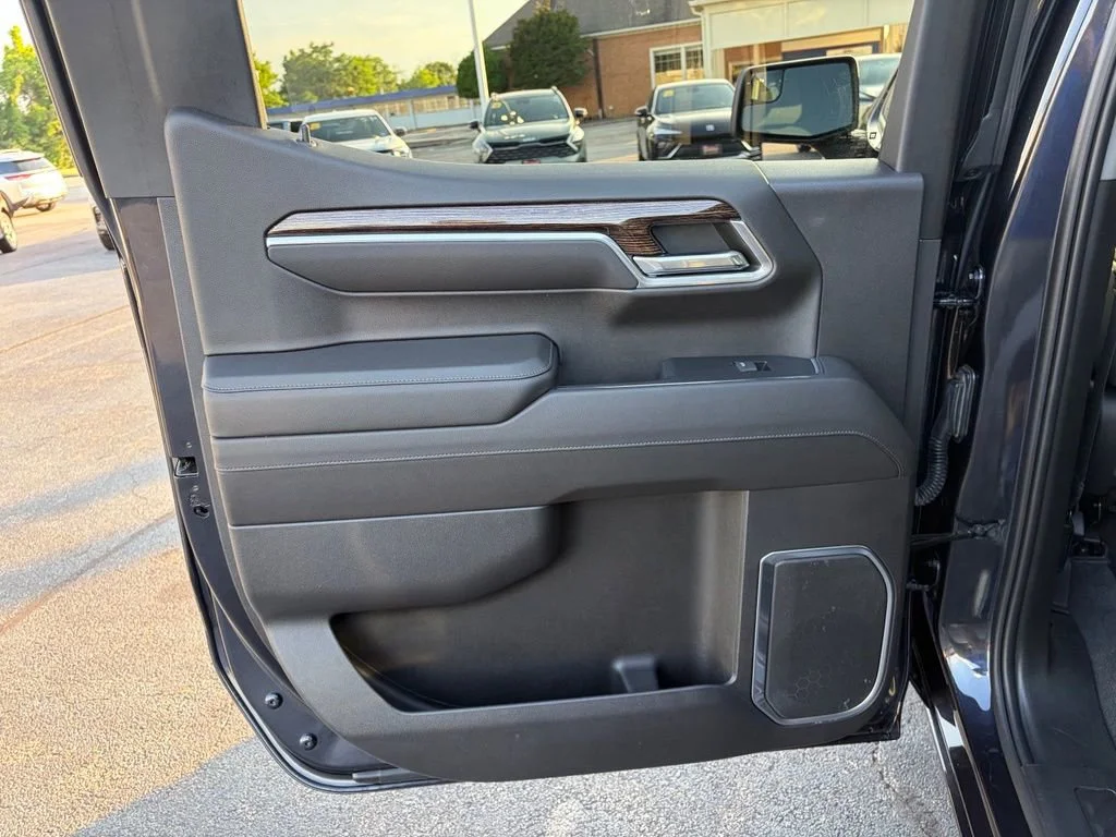 Used 2022 Titanium Rush Metallic GMC Elevation image 15