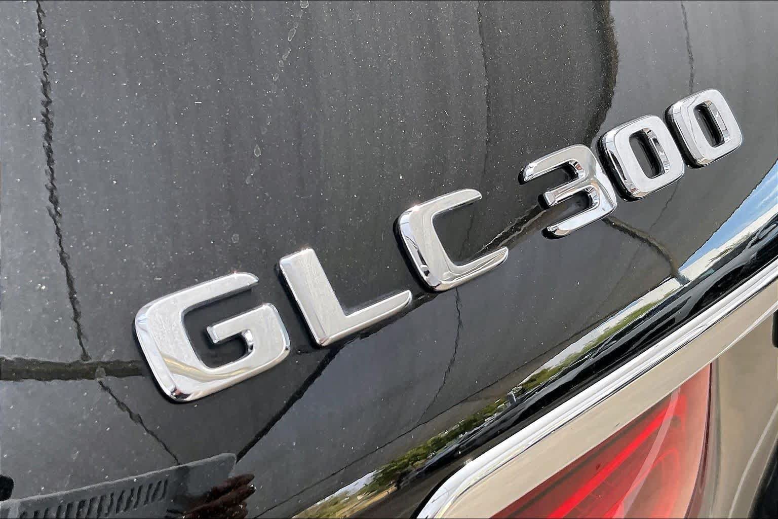 Used 2020 Black Mercedes-Benz GLC 300 image 30