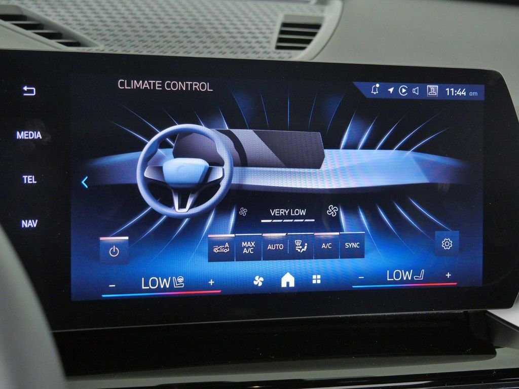 New 2026 Space Silver Metallic BMW xDrive28i image 43