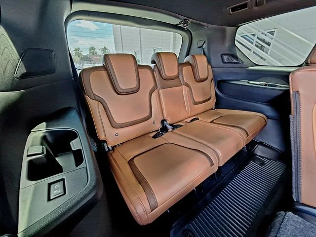 New 2026 Brilliant Silver Nissan SL image 31