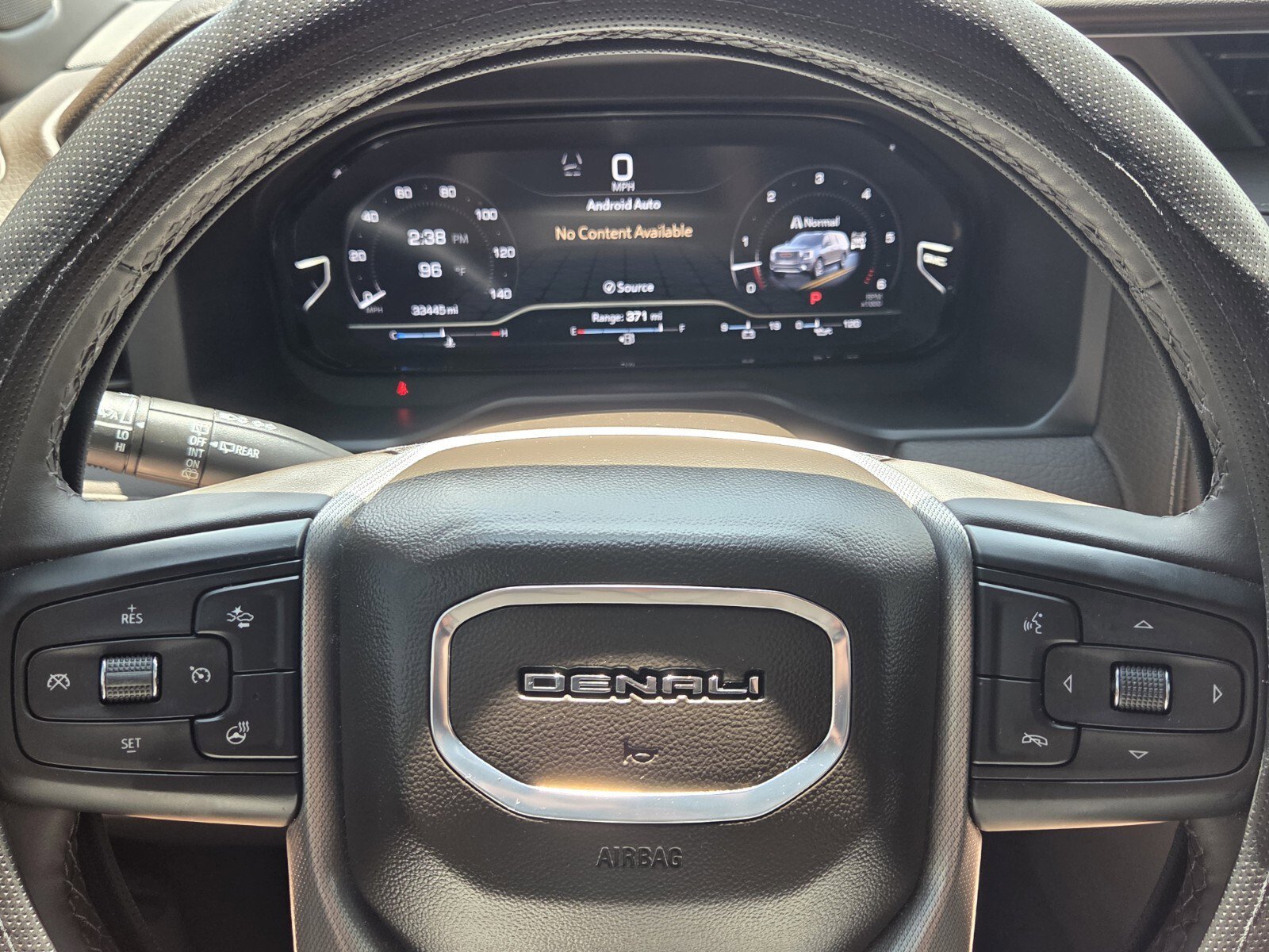 Used 2024 White Frost Tricoat GMC Denali image 21