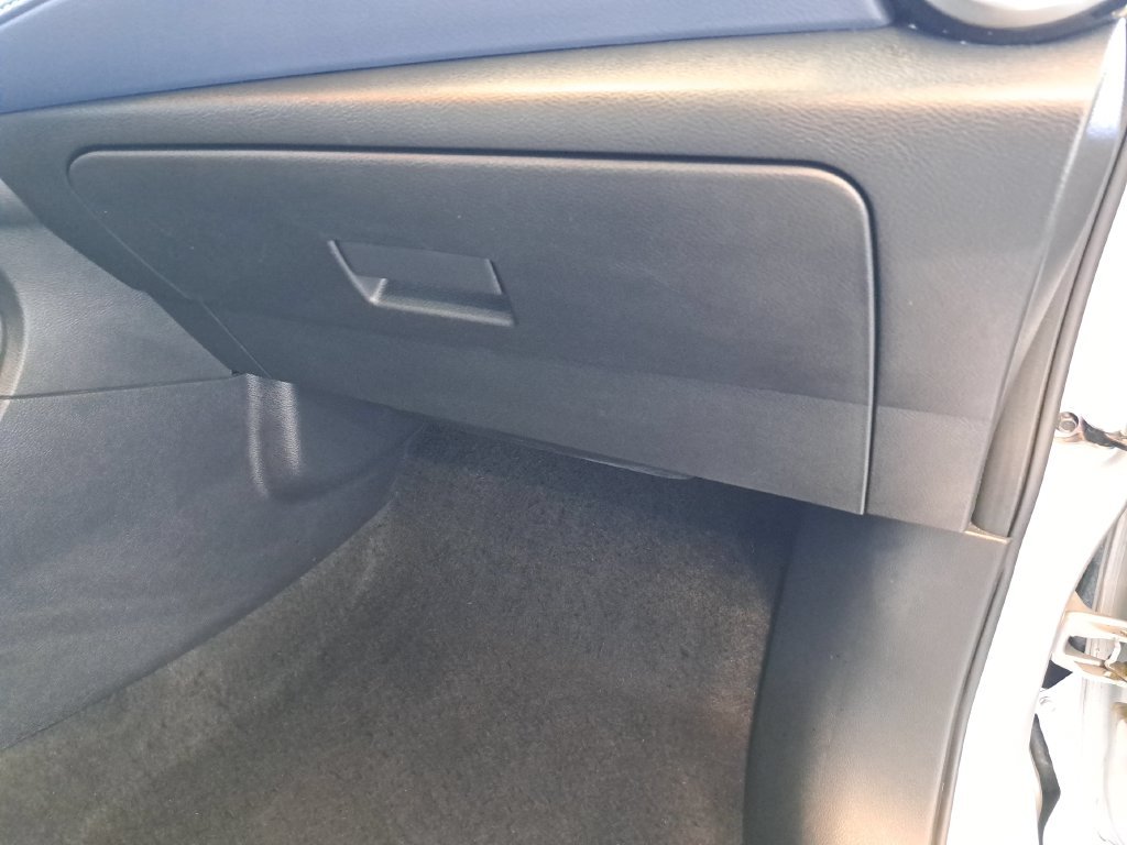Used 2025 Silver Nissan 1.6 SV image 36