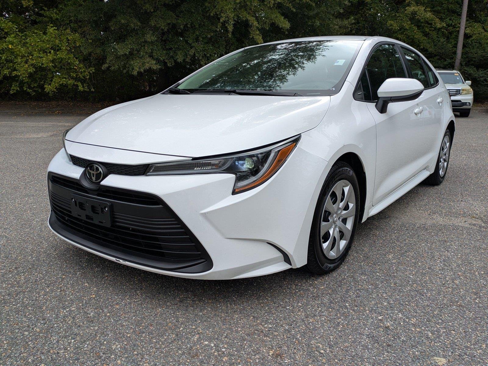 Used 2024  Toyota LE image 8