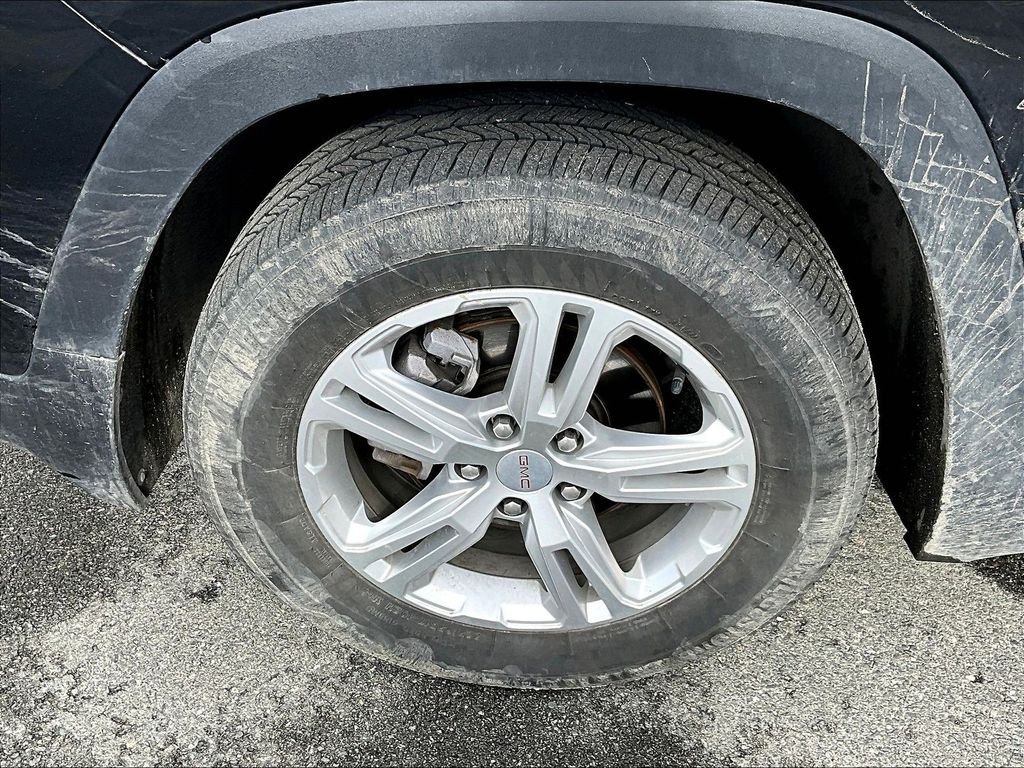 Used 2024 Ebony Twilight Metallic GMC SLE image 7