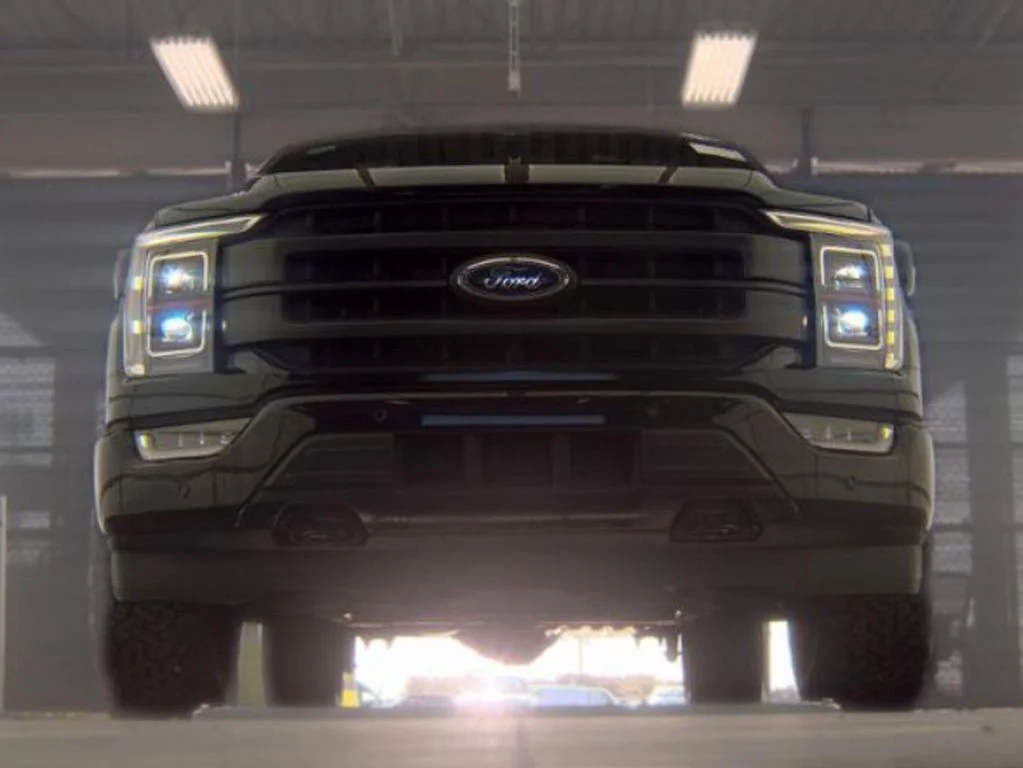 Used 2023 Black Ford Lariat image 3