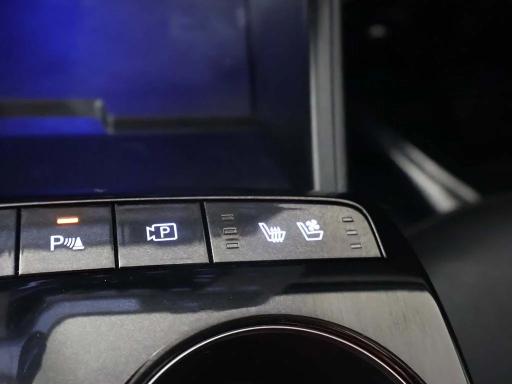 Used 2022 Black Hyundai Limited image 51