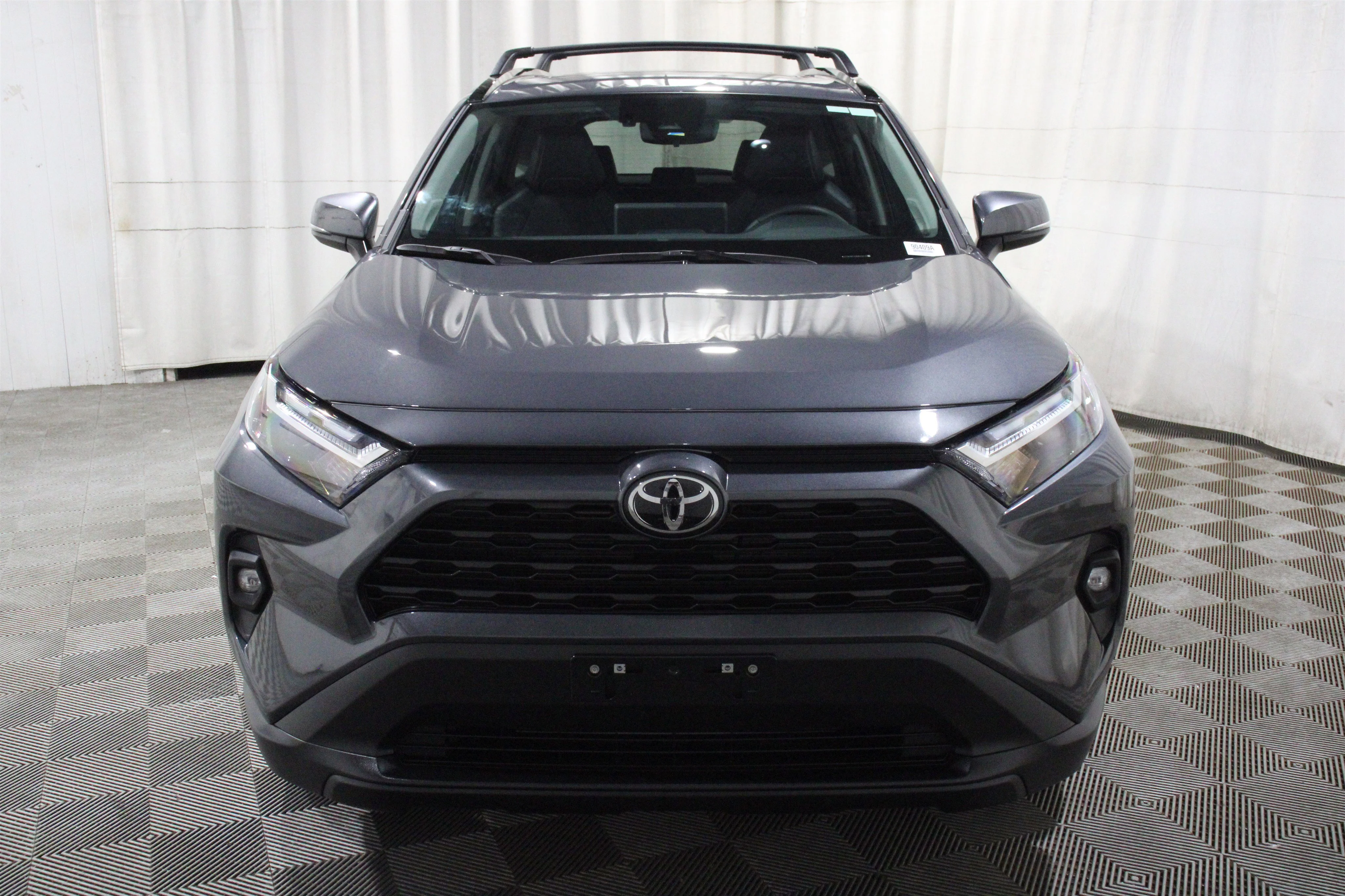 Used 2025 Gray Toyota XLE Premium image 31