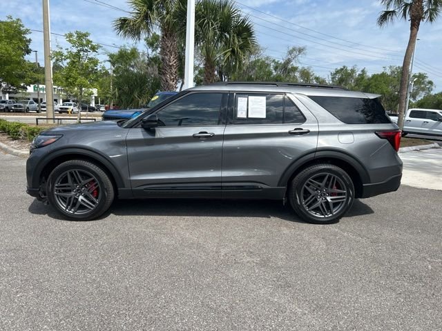 Certified Used 2026 Gray Metallic Ford ST-Line image 7