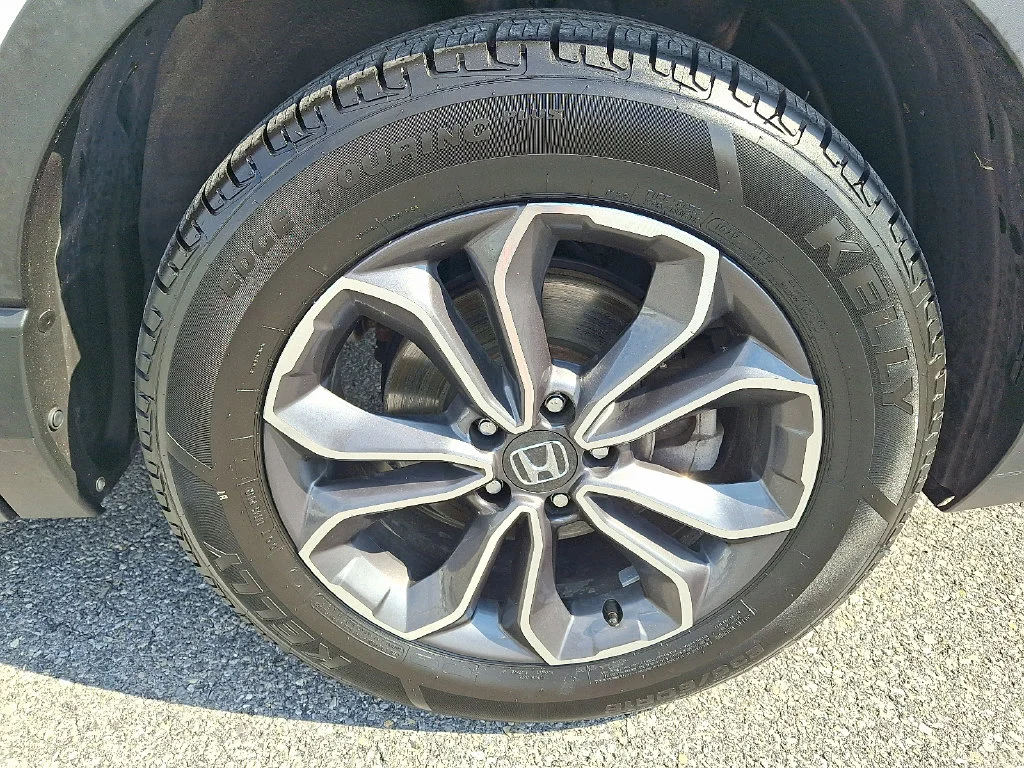Used 2022 White Honda EX image 9