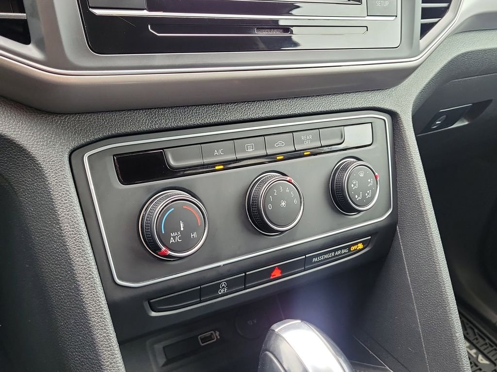 Used 2019 Gray Volkswagen 2.0T S image 31