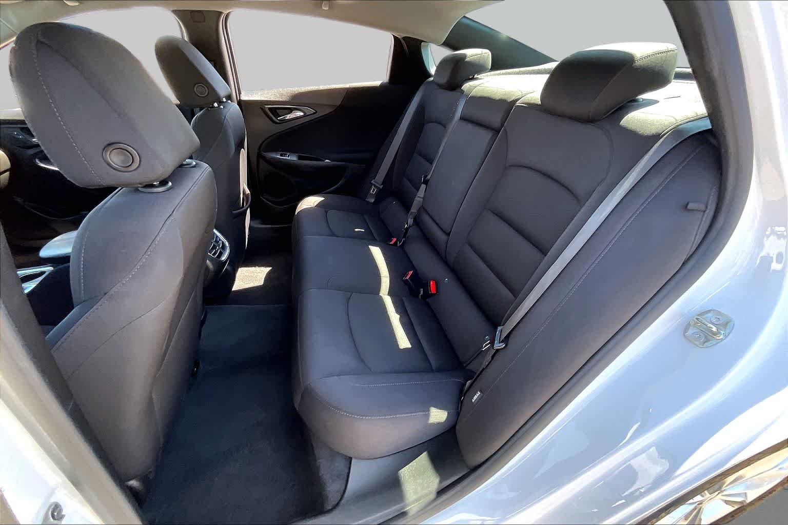 Used 2024 Summit White Chevrolet LT image 21
