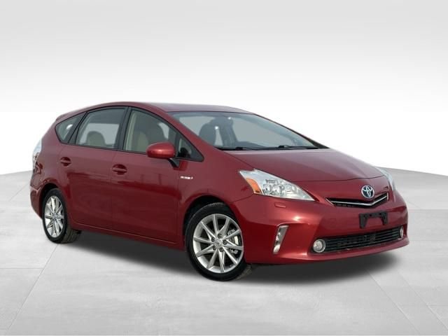 2014 Toyota Prius v Five
