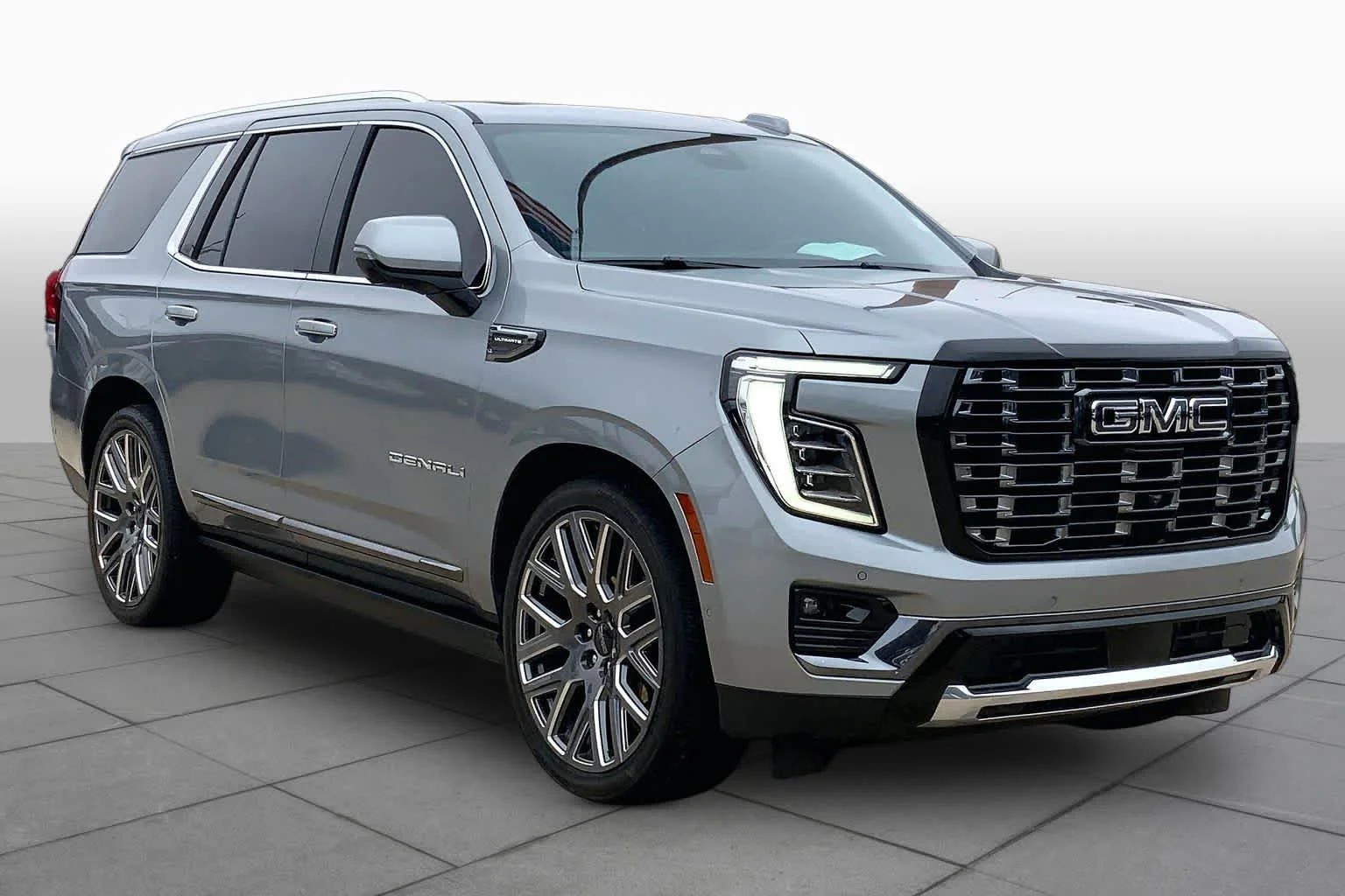 Used 2025 Sterling Metallic GMC Denali Ultimate image 3