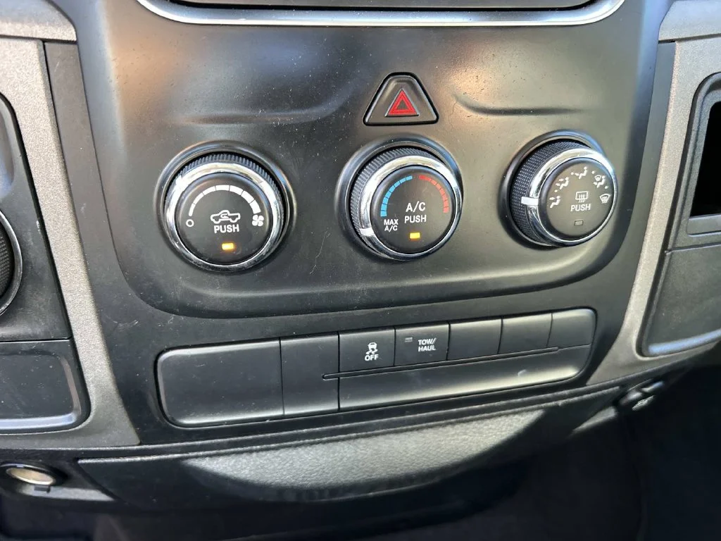 Used 2015 White Ram Express image 46